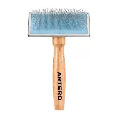 ARTERO PIPO classic slicker brush with a bamboo handle, designed for grooming dogs and cats.