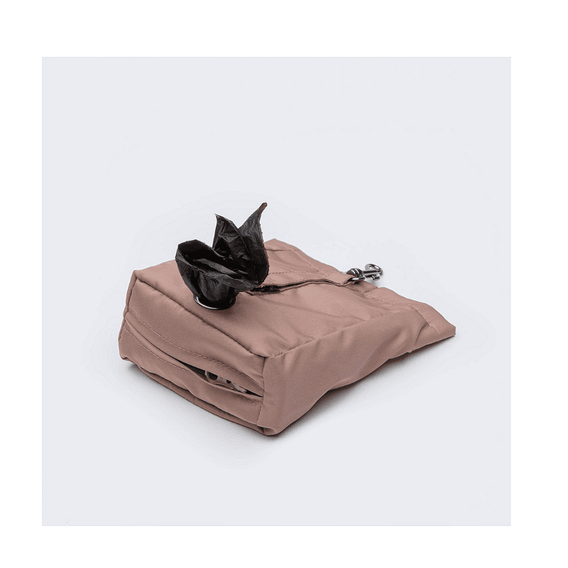 Cloud7 Торбичка за Лакомства Калгари в нежно розово с отделение за торбички и карабинер.