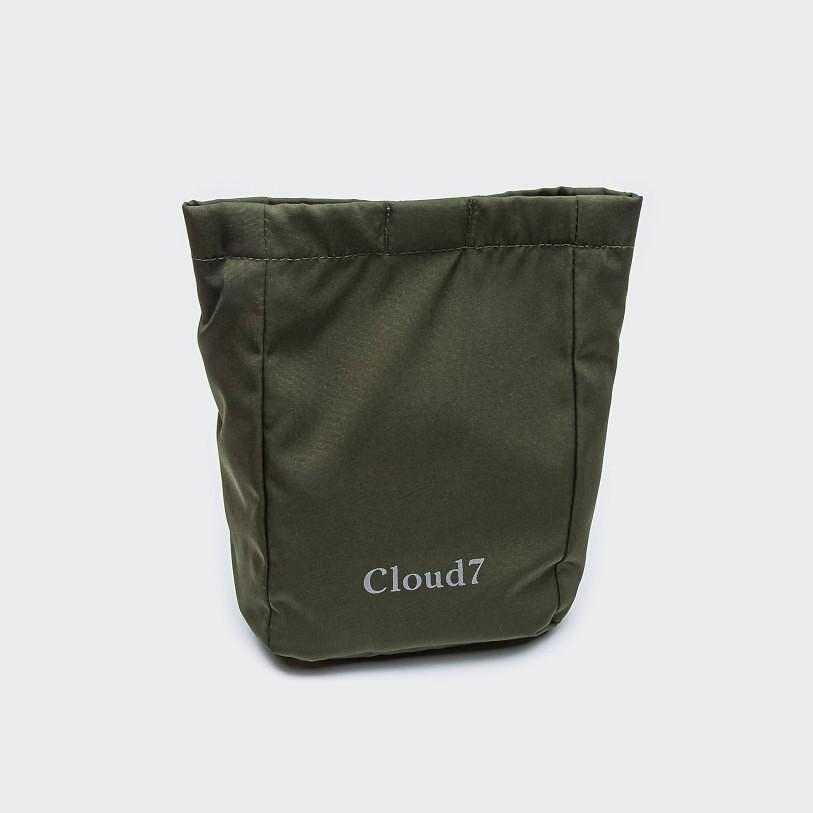 Cloud7 Calgary treat pouch in green, made from recycled polyester, ideal for dog treats and waste bags.