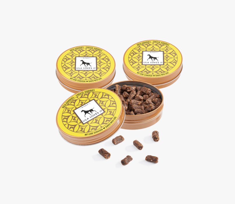 Меки лакомства със сирене Lila Loves It в метални кутии, идеални за обучение на кучета и храносмилателно здраве.