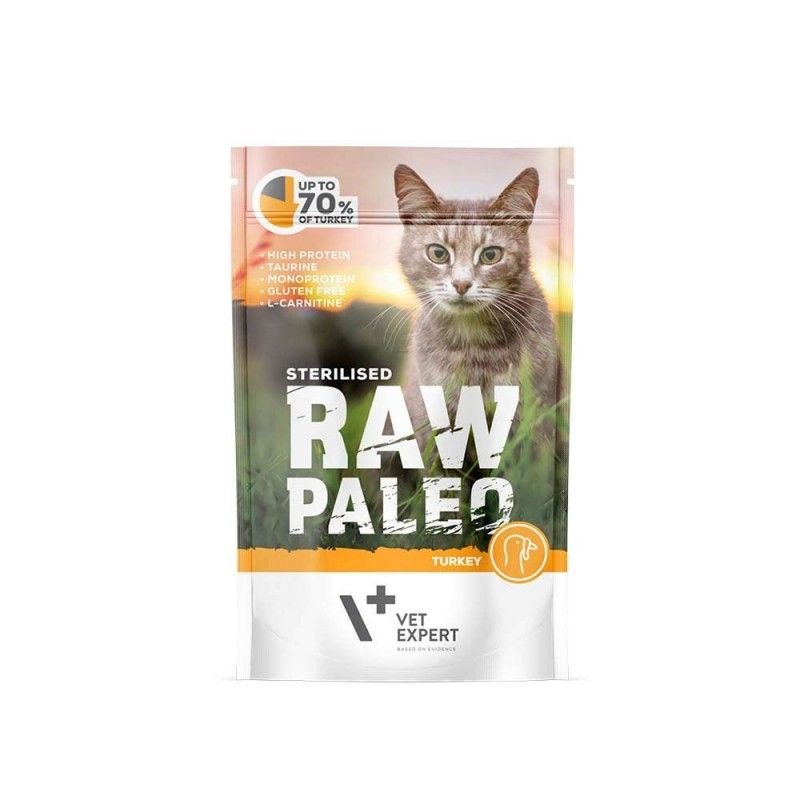 Пауч Raw Paleo Cat Sterilised Turkey - високомаслена котешка храна с 70% пуешко месо в 100 г опаковка.