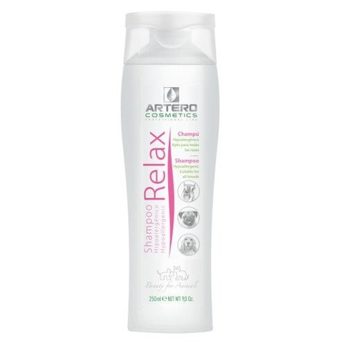 Relax Dermis Plus hypoallergenic shampoo 250 ml, perfect for sensitive skin and all breeds.
